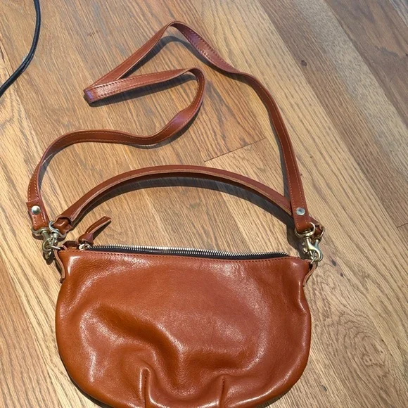 Elegant Brown Leather Shoulder Bag - Picture 3 of 6